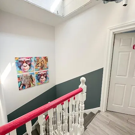 Pink Door Guesthouse-2